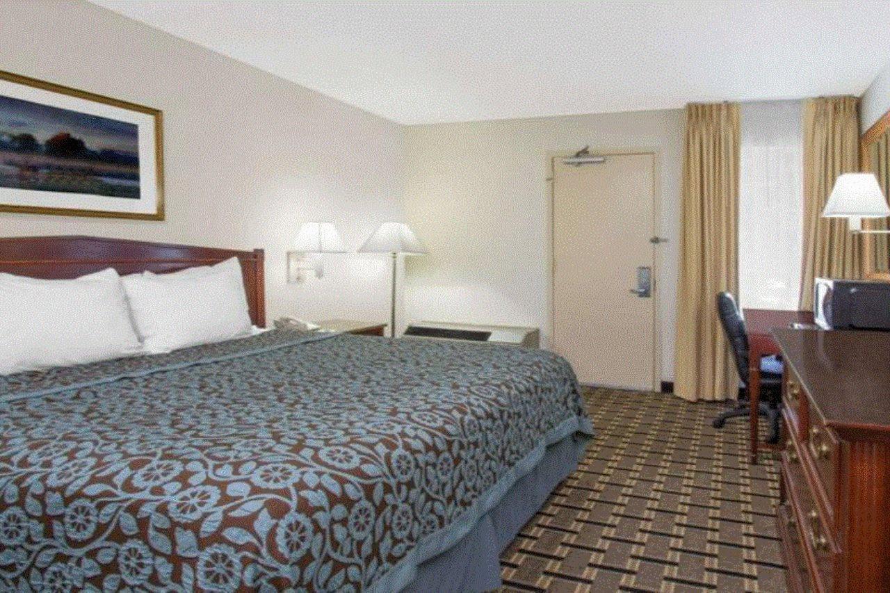 Hotel Carolina A Days Inn By Wyndham Hilton Head Island Bagian luar foto
