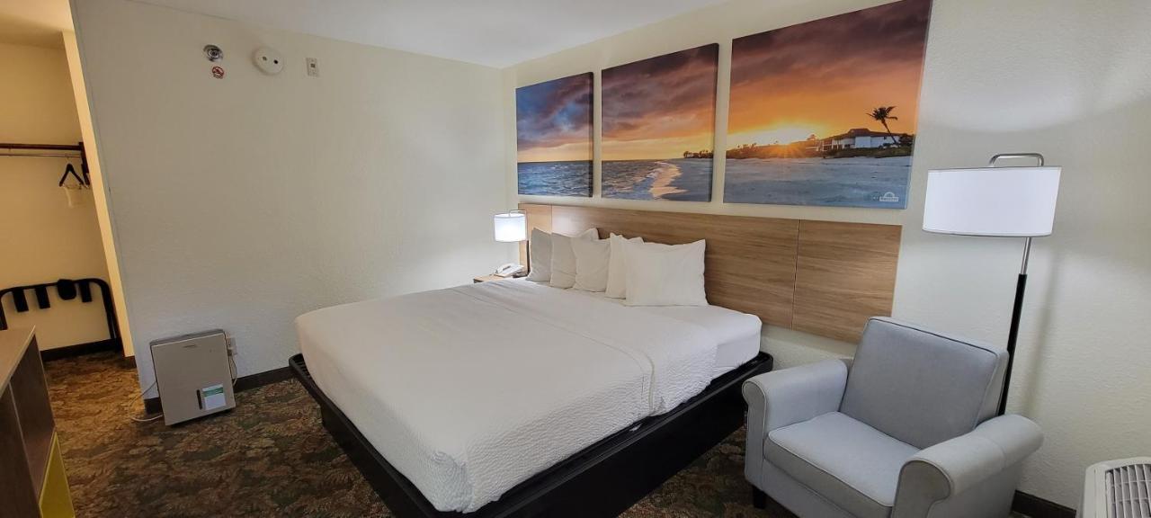 Hotel Carolina A Days Inn By Wyndham Hilton Head Island Bagian luar foto