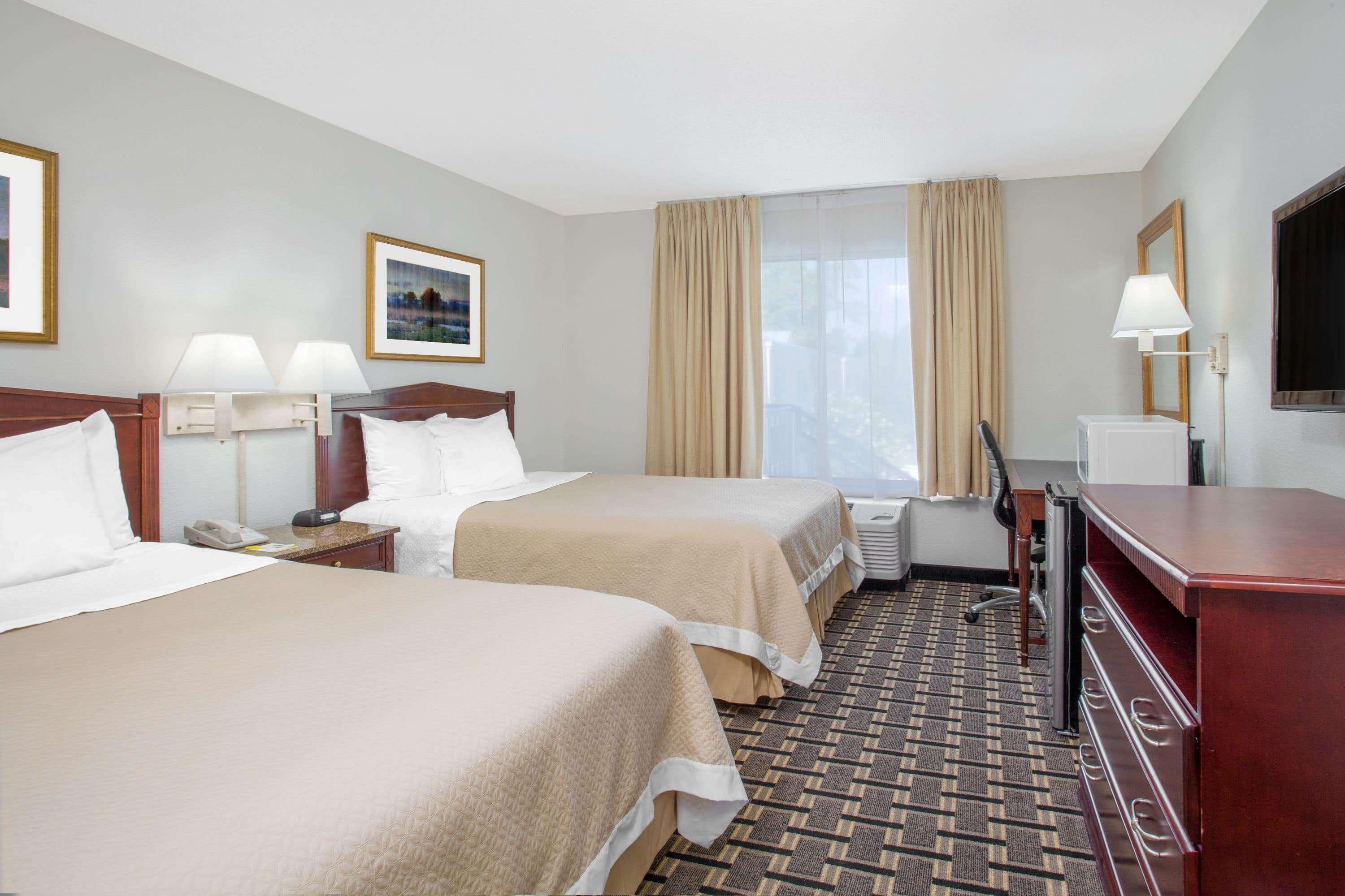 Hotel Carolina A Days Inn By Wyndham Hilton Head Island Bagian luar foto