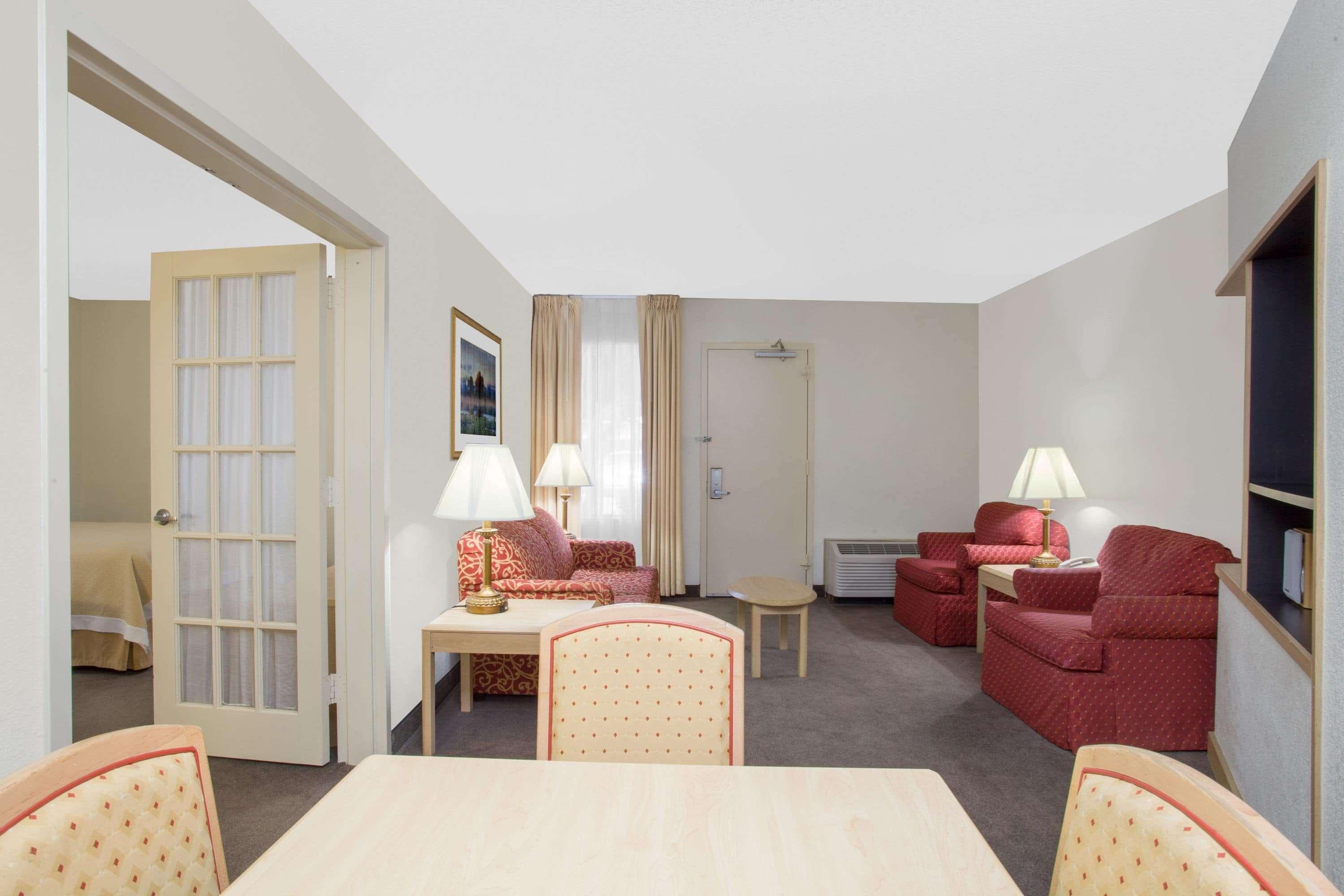 Hotel Carolina A Days Inn By Wyndham Hilton Head Island Bagian luar foto