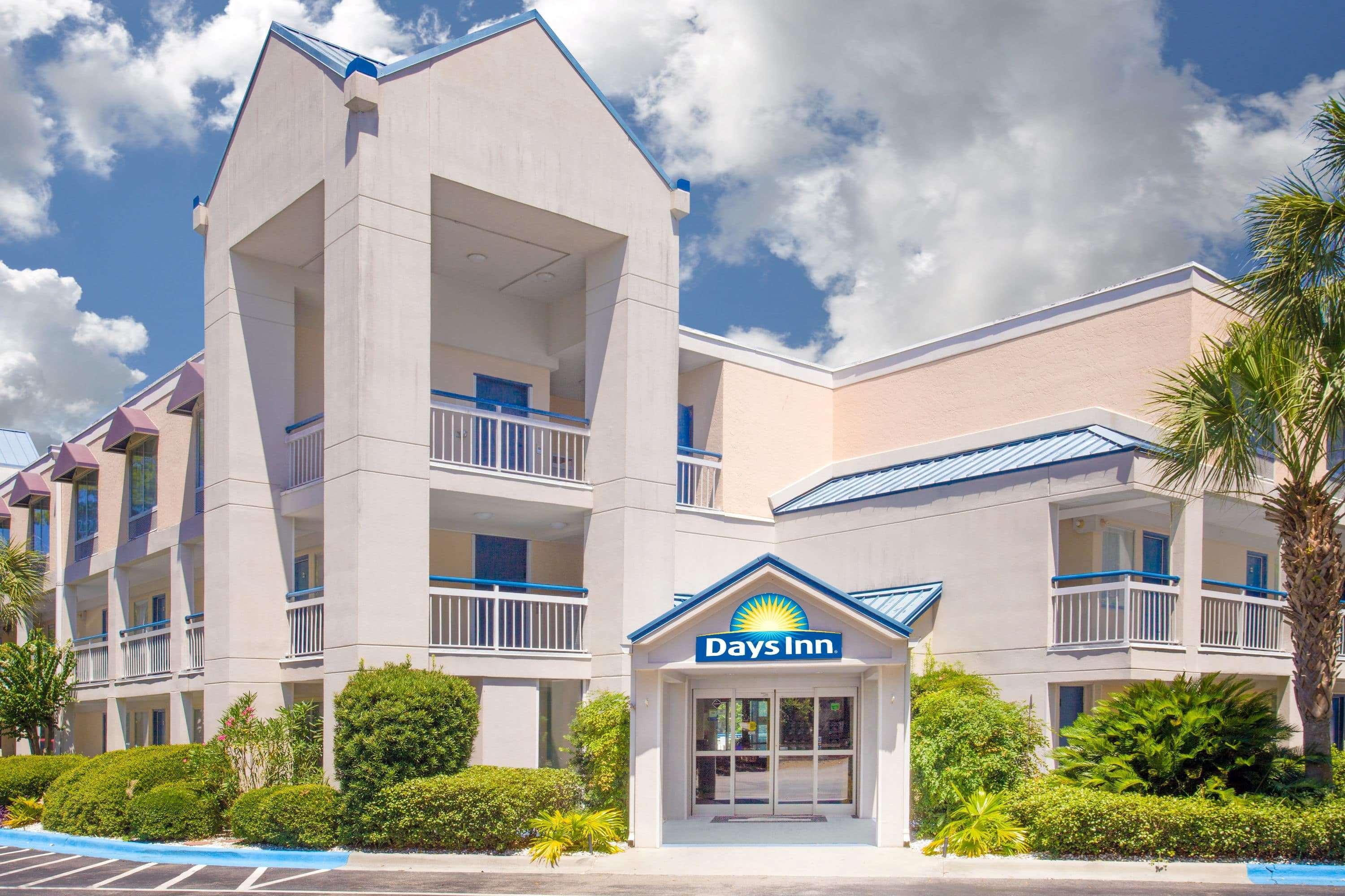 Hotel Carolina A Days Inn By Wyndham Hilton Head Island Bagian luar foto