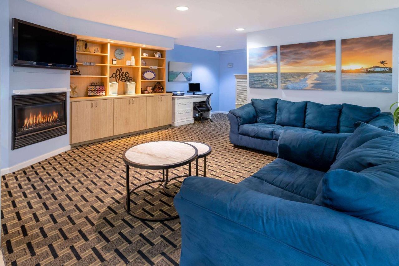 Hotel Carolina A Days Inn By Wyndham Hilton Head Island Bagian luar foto