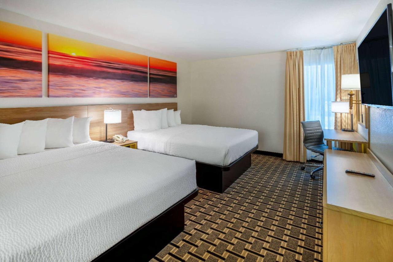 Hotel Carolina A Days Inn By Wyndham Hilton Head Island Bagian luar foto